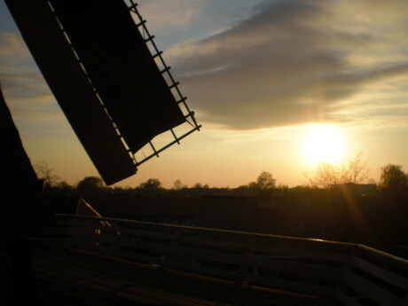 Zonsondergang vanaf molen De Vriendschap te Weesp