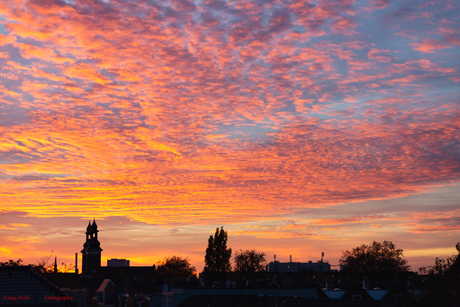 De lucht in vlammen