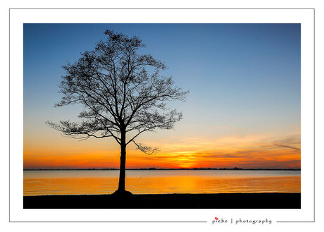 Zonsondergang op het Sneekermeer