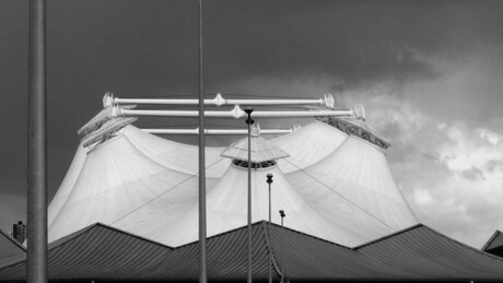 Donkere wolken boven "de Scheg".