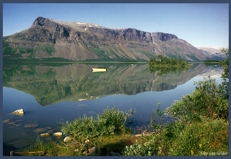 Sarek: Aktse, 's morgens vroeg