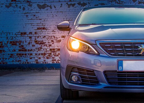 New 308SW by Peugeot front