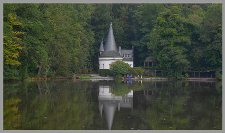 Huis aan het meer