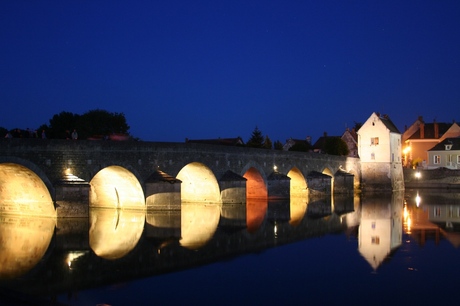 Avondopname vd brug in Montrichard