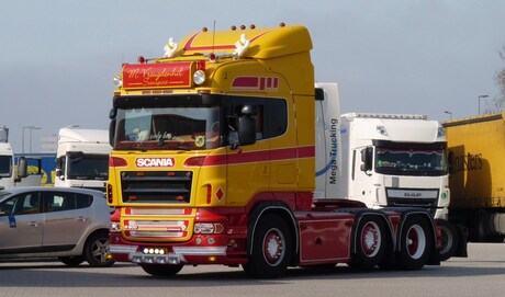 P1320048 LATE PAAS TRUCK bij Stena line lokatie 8april 2015