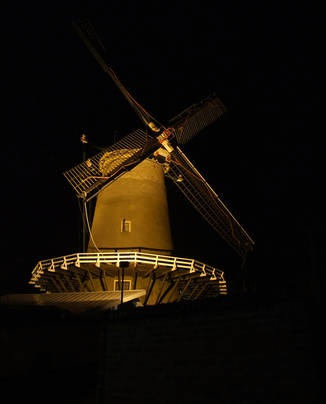 molen bij nacht