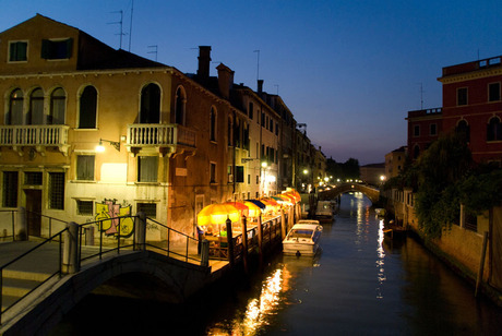 Venetië 's avonds.