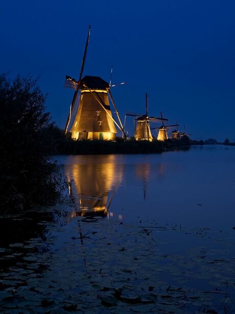 Kinderdijk at night 2