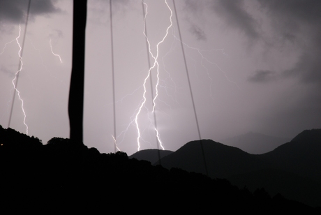 Onweer Lac serre de Poncon