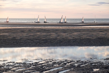 Beach yachting