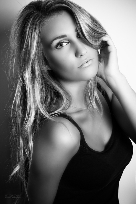 Valerie - Black&White.