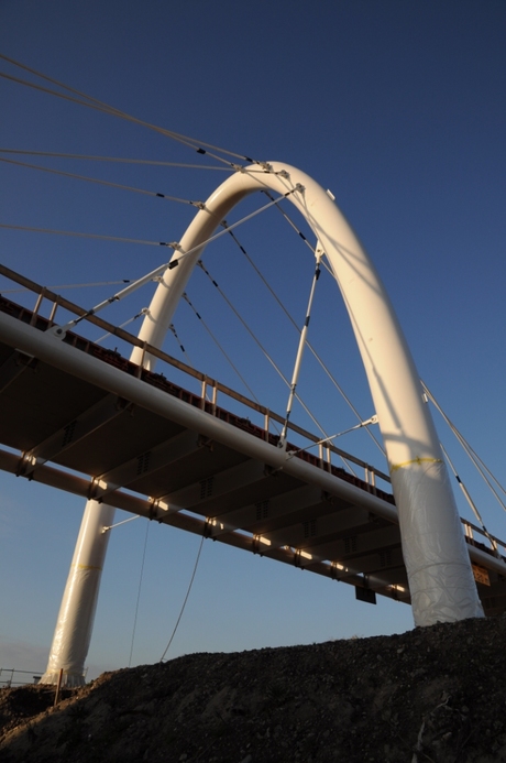 Fietsbrug in aanbouw