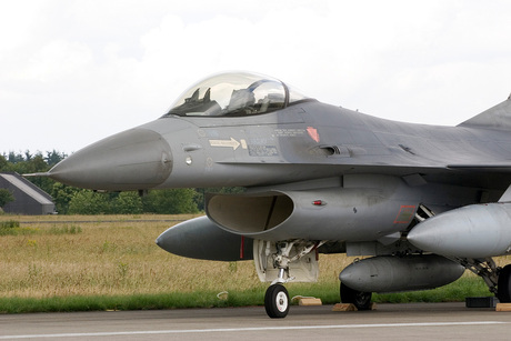 vliegend tuig F16