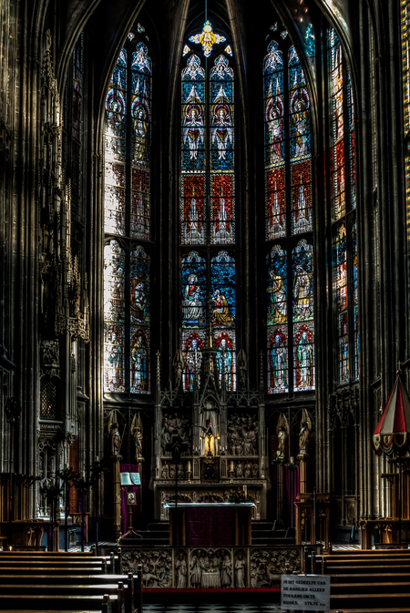 Basiliek Minor in HDR - Het koor (?) van de kleine Basiliek van Meerssen in HDR - foto door mcharlaar op 30-11-2015 - deze foto bevat: oud, kerk, hdr