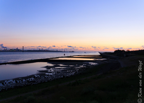 Hoek van Holland bij eb.jpg