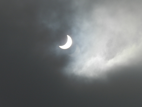 Zonsverduistering in Sint-Pieters-Leeuw bis