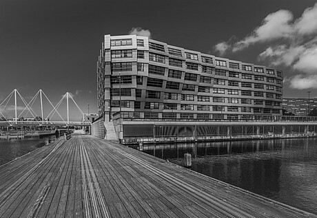 Almere 8 - the Wave