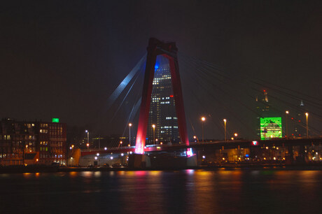 Willemsbrug bij nacht HDR