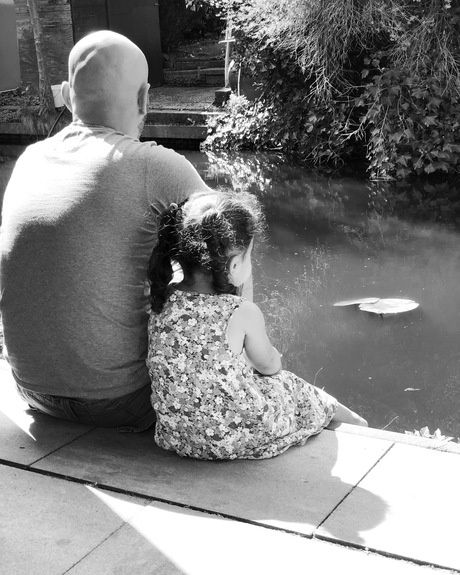 vader en dochter momentje...genieten aan het waterkant