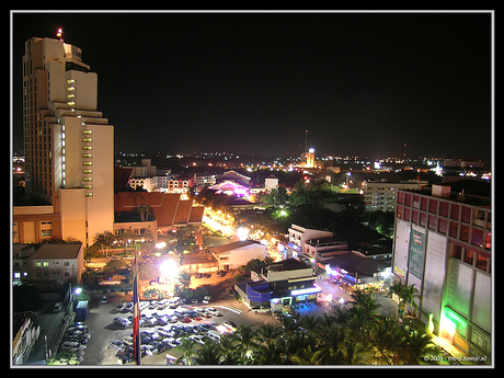 Thaise stad midden in de nacht