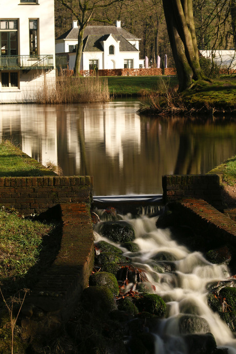 Vijver voor kasteel Staverden