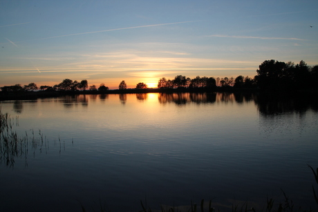 Stilte bij het meer