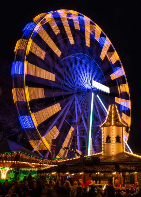 Reuzenrad op de kerstmarkt in Maastricht (2)