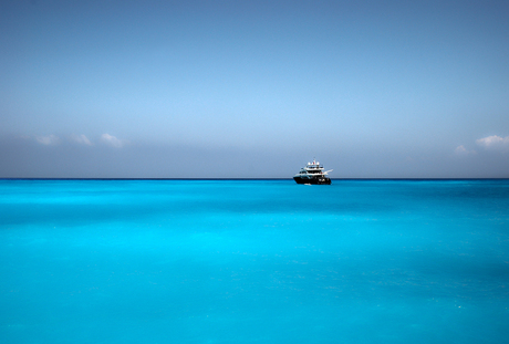 Boot op de Ionische zee nabij Zakynthos (Gr.)