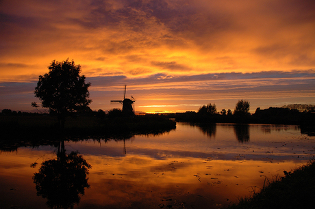 Zonsondergang bij molen