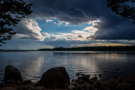 Zonsondergang in Hedesunda, Zweden, zomer 2015