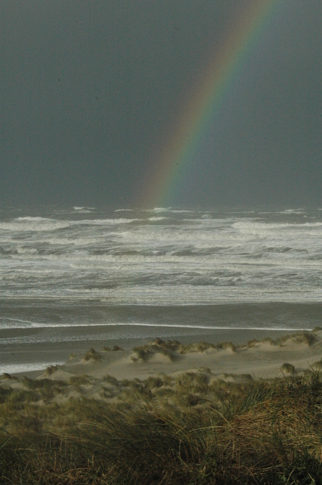 Storm en regenboog