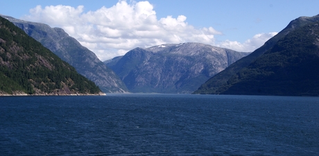 Noorwegen Rondvaart door een fjord.