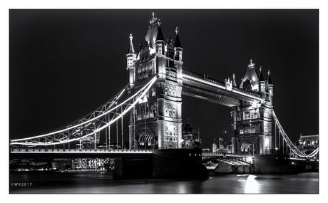 Towerbridge black and white it is.