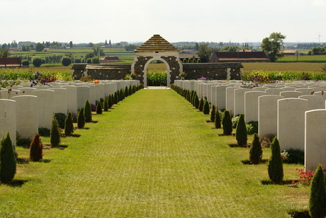 tyne cot cemetery passchendaele2