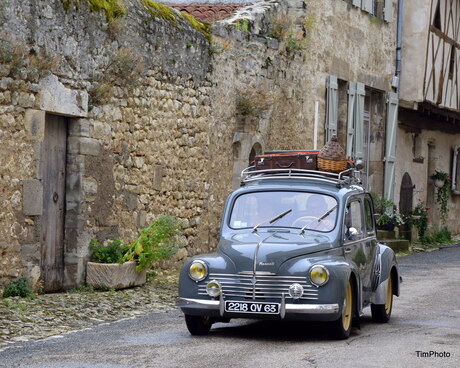 Renault in Charroux