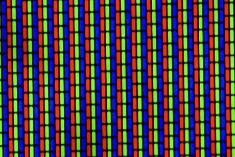 Te dicht bij de TV is slecht voor je ogen