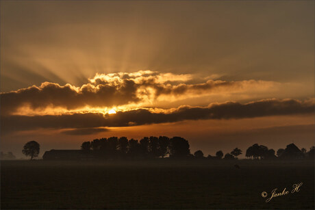 Zonsopkomst ging maar moeilijk van morgen