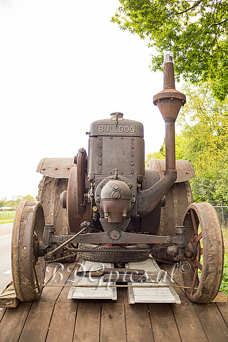 Oude Tractor 9