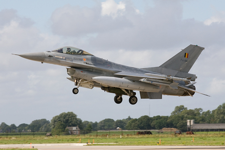 F16 tijdens landing