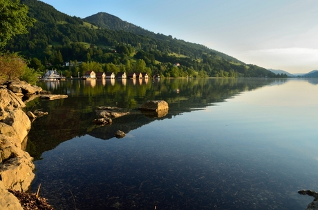 Groot Alpmeer tijdens golden hour