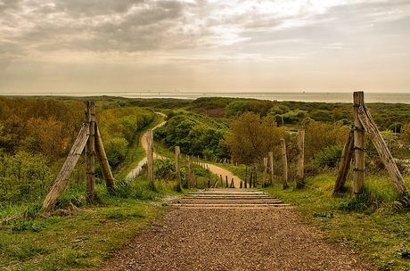 nog een eindje wandelen naar zee