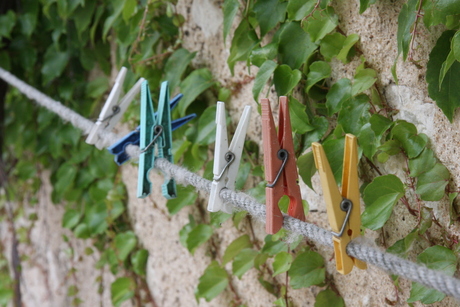 dansing clothes-pins