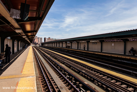 Subway Hewesstreet in New York