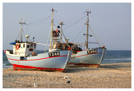 Vissersboten op strand