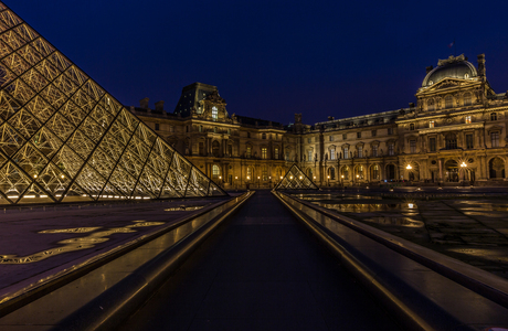 Piramide du Louvre