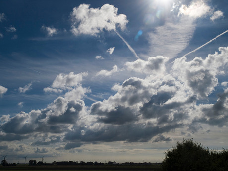 explosieve lucht boven het vlakke land