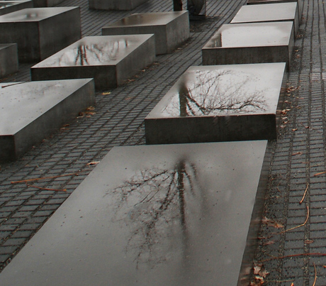 Betonblokken in het Holocaustmuseum Berlijn