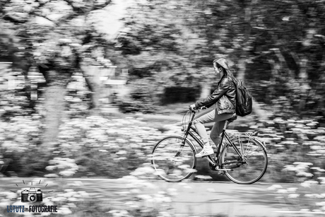 The Cycling Girl _ © Lstutz Fotografie