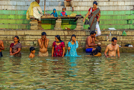 Ochtendbad in de Ganges