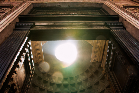 Pantheon vanuit de deuropening